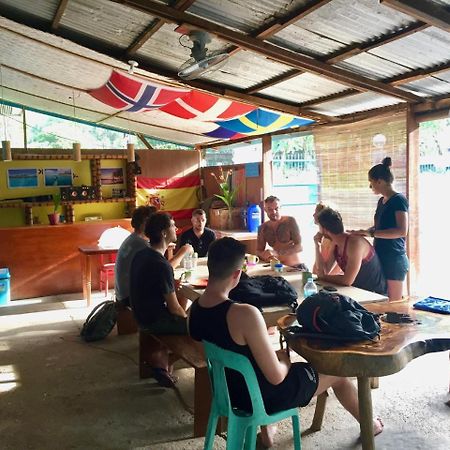 كورون Fat Monkey Hostel المظهر الخارجي الصورة