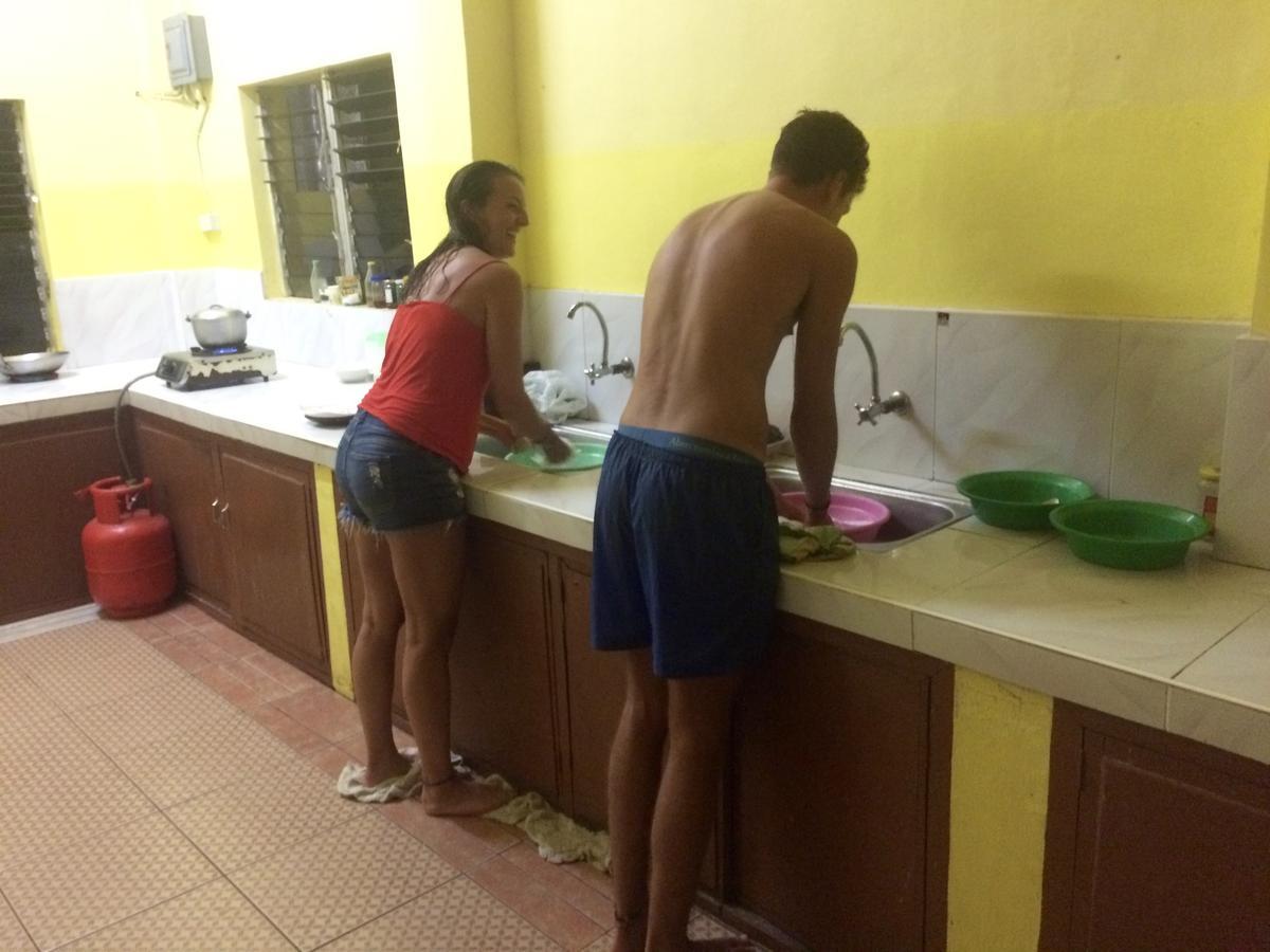 كورون Fat Monkey Hostel المظهر الخارجي الصورة