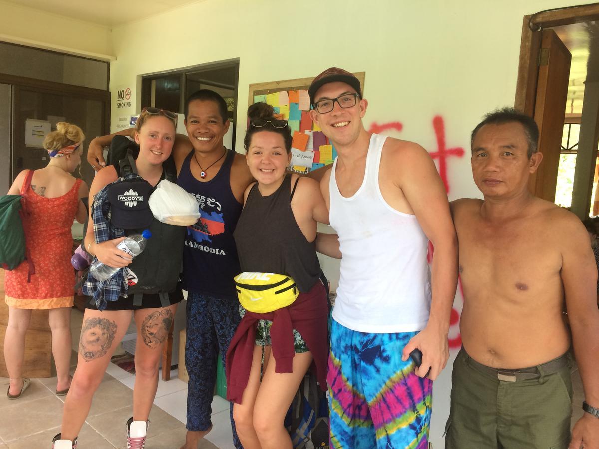 كورون Fat Monkey Hostel المظهر الخارجي الصورة