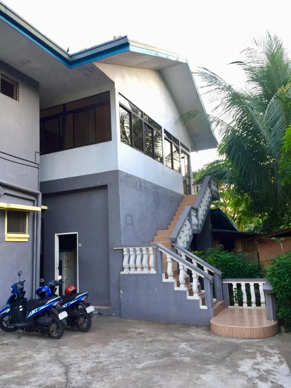كورون Fat Monkey Hostel المظهر الخارجي الصورة