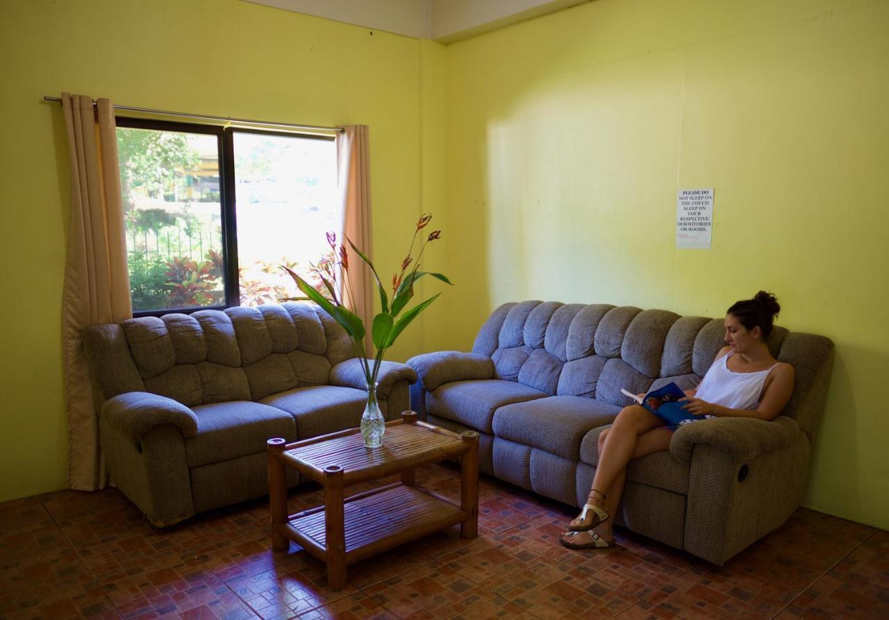 كورون Fat Monkey Hostel المظهر الخارجي الصورة