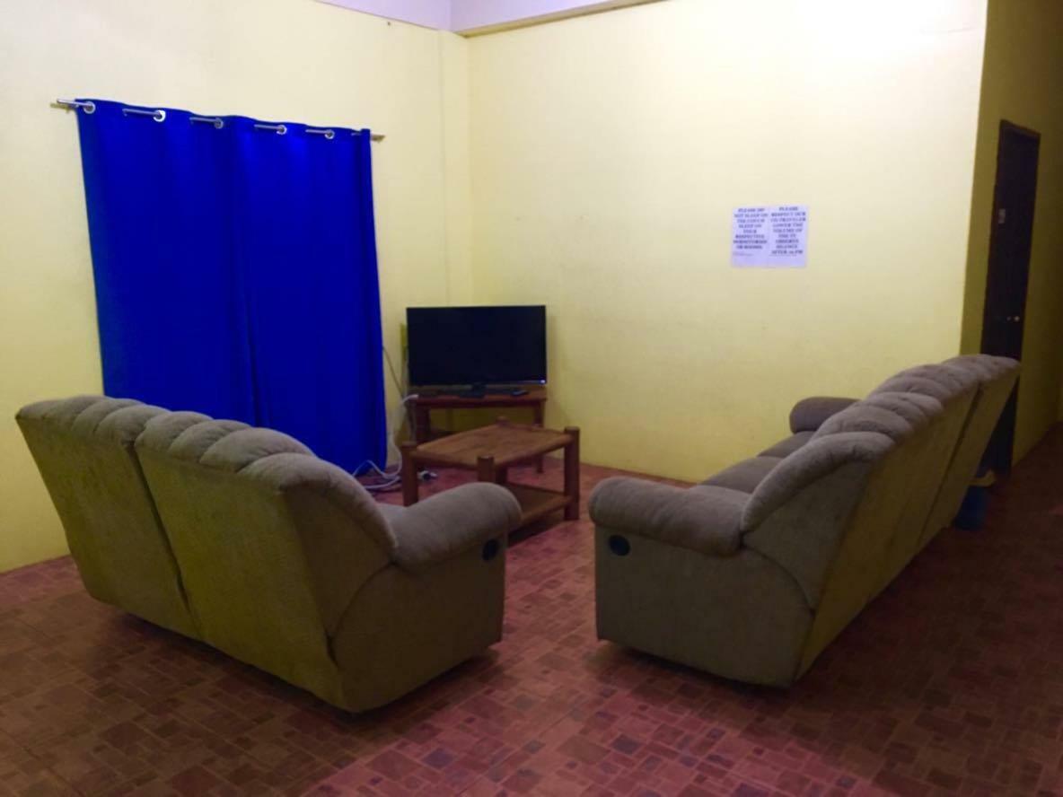 كورون Fat Monkey Hostel المظهر الخارجي الصورة